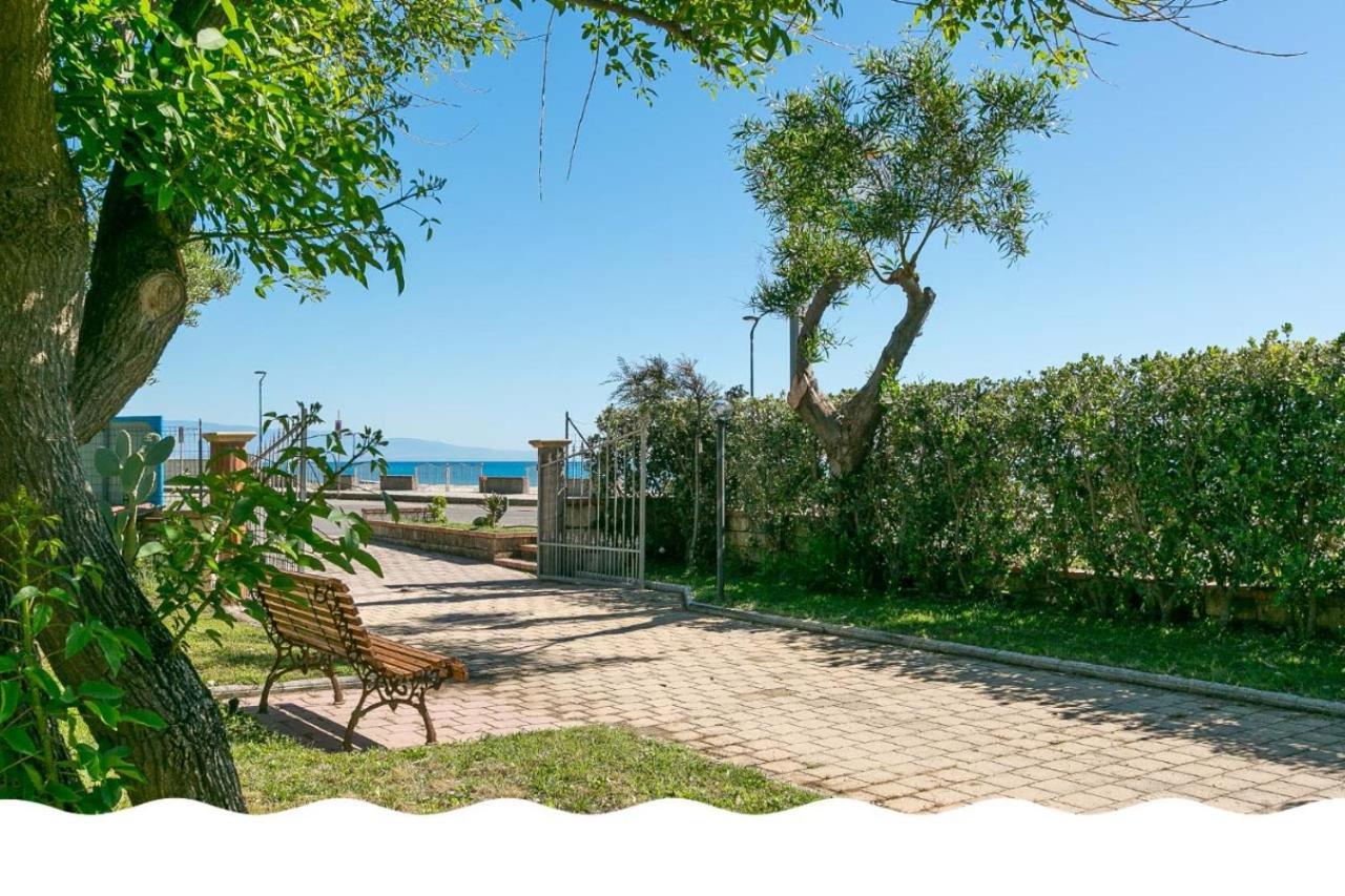 Freedom Village Soverato Marina Exterior foto